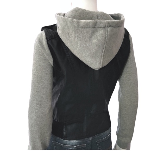 [ BOY MEETS GIRL ] Black faux leather moto jacket w/gray hood & sleeves: S: EUC - Picture 4 of 6